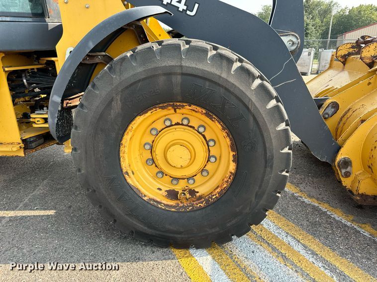 image for item DJ6209 2006 John Deere 444J  wheel loader