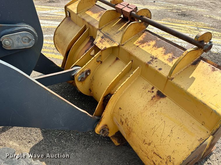 image for item DJ6210 2005 John Deere 444J  wheel loader