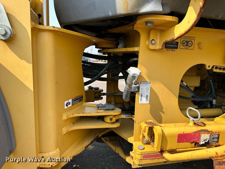 image for item DJ6210 2005 John Deere 444J  wheel loader