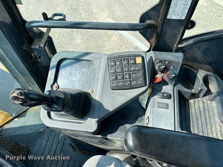 image for item DJ6210 2005 John Deere 444J  wheel loader