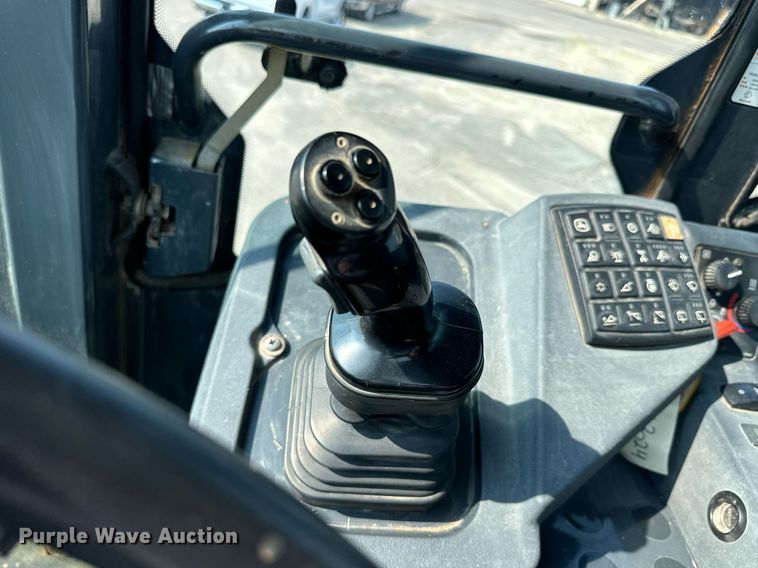 image for item DJ6210 2005 John Deere 444J  wheel loader