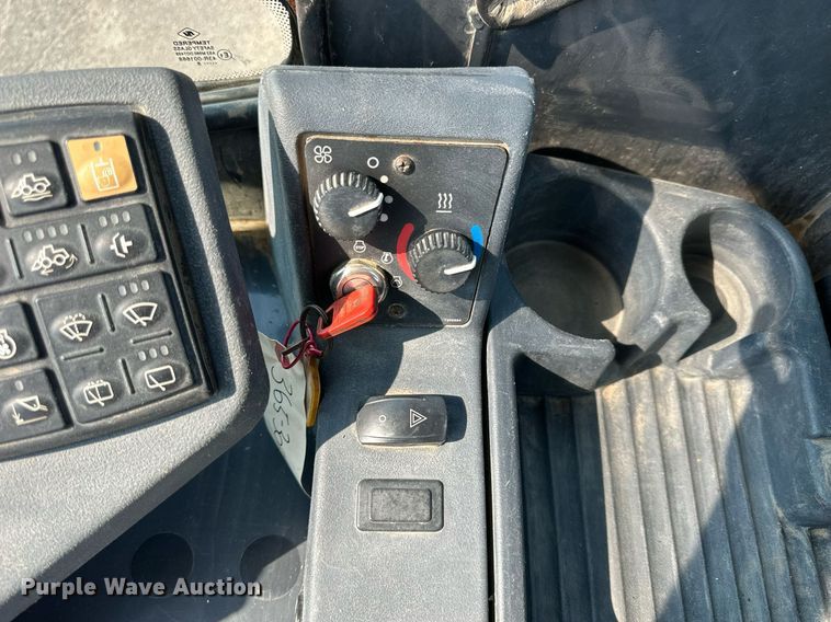 image for item DJ6210 2005 John Deere 444J  wheel loader