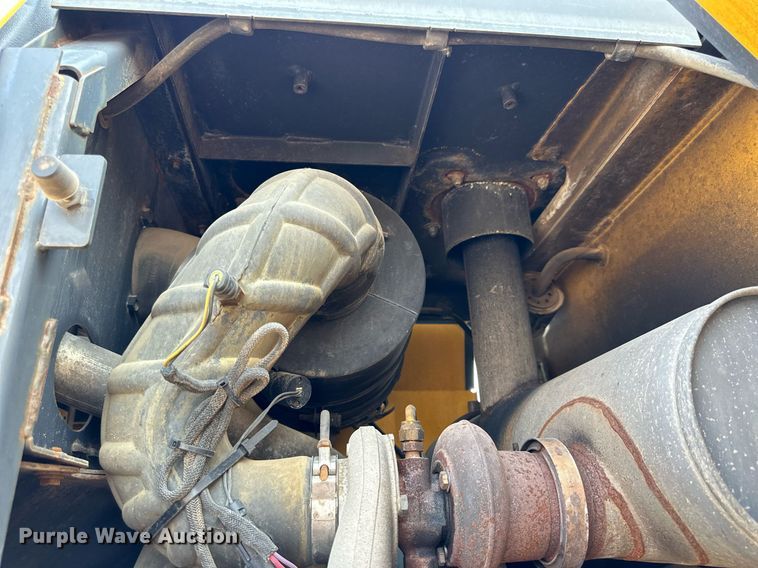 image for item DJ6210 2005 John Deere 444J  wheel loader