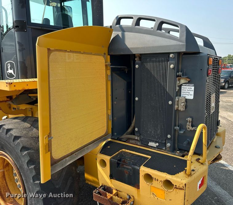 image for item DJ6210 2005 John Deere 444J  wheel loader