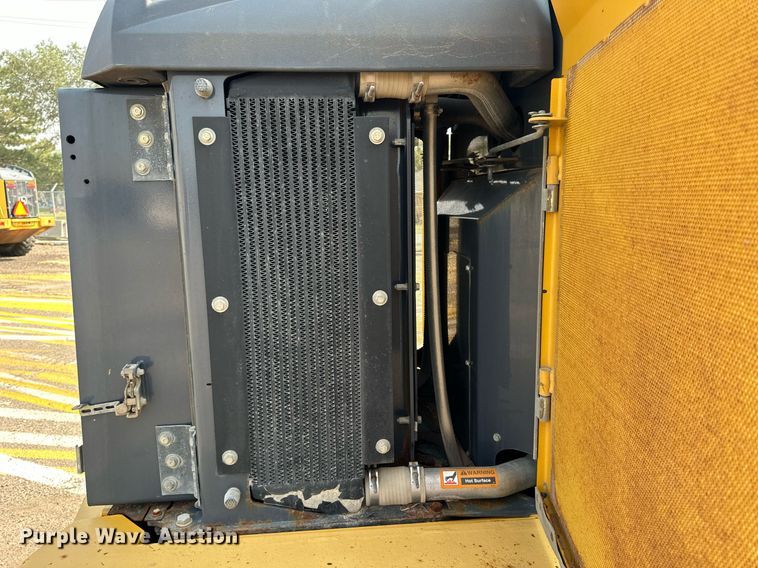 image for item DJ6210 2005 John Deere 444J  wheel loader