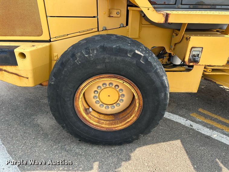 image for item DJ6210 2005 John Deere 444J  wheel loader
