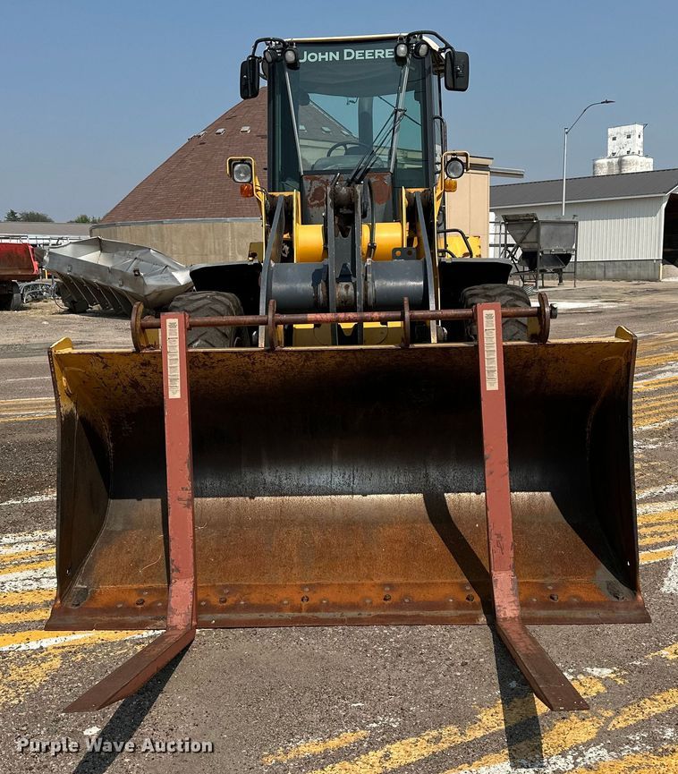 image for item DJ6211 2006 John Deere 444J  wheel loader