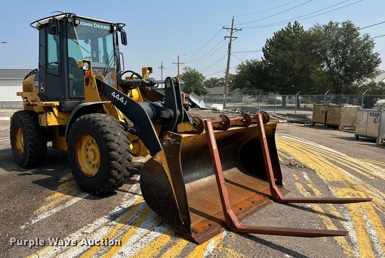 image for item DJ6211 2006 John Deere 444J  wheel loader
