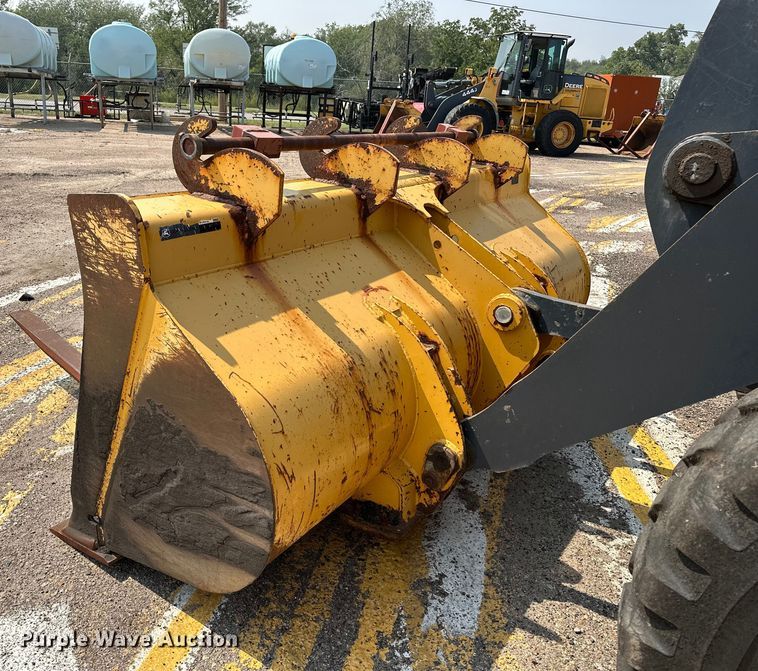 image for item DJ6211 2006 John Deere 444J  wheel loader