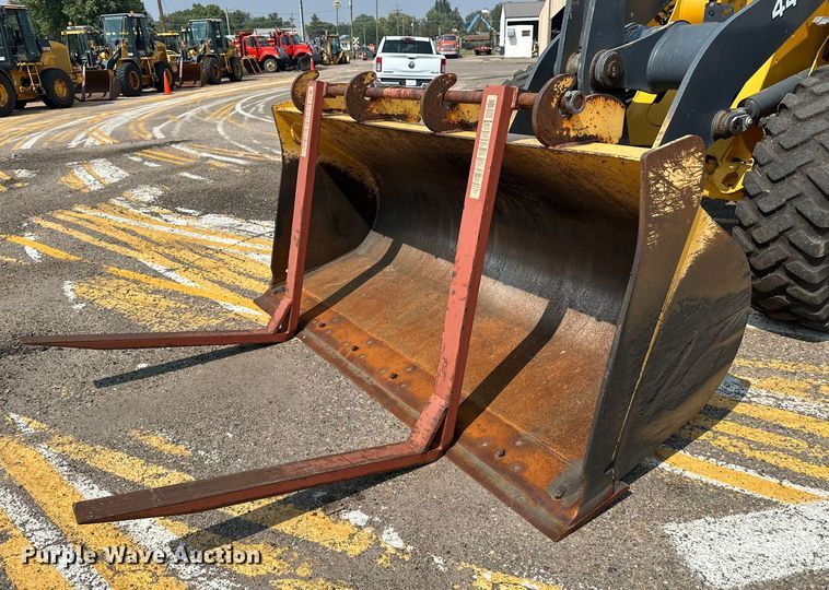 image for item DJ6211 2006 John Deere 444J  wheel loader