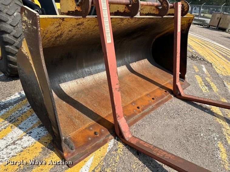 image for item DJ6211 2006 John Deere 444J  wheel loader