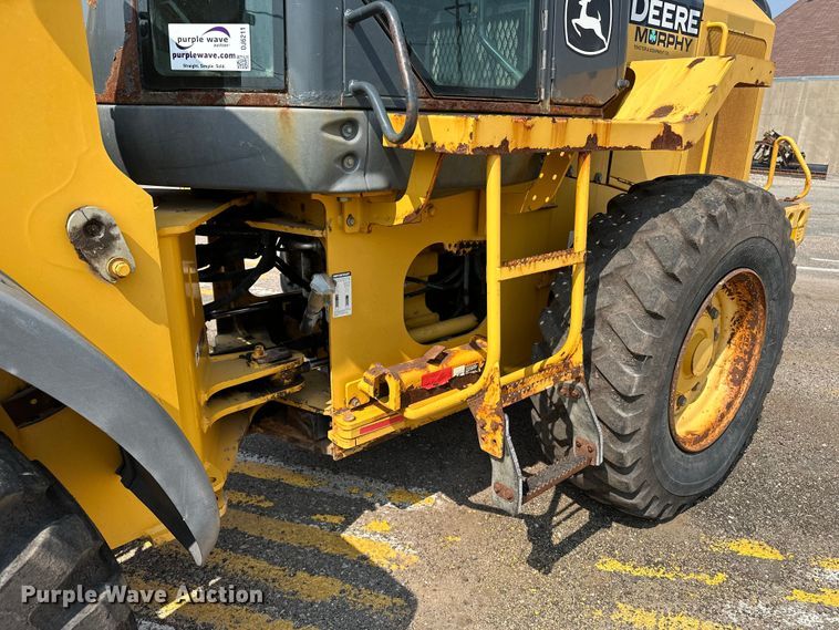 image for item DJ6211 2006 John Deere 444J  wheel loader
