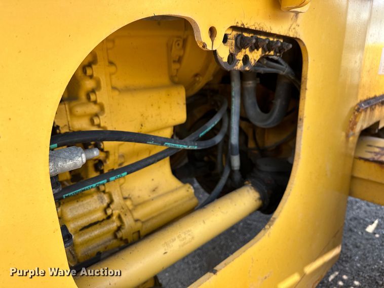 image for item DJ6211 2006 John Deere 444J  wheel loader