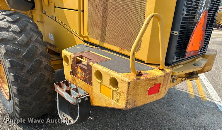 image for item DJ6211 2006 John Deere 444J  wheel loader