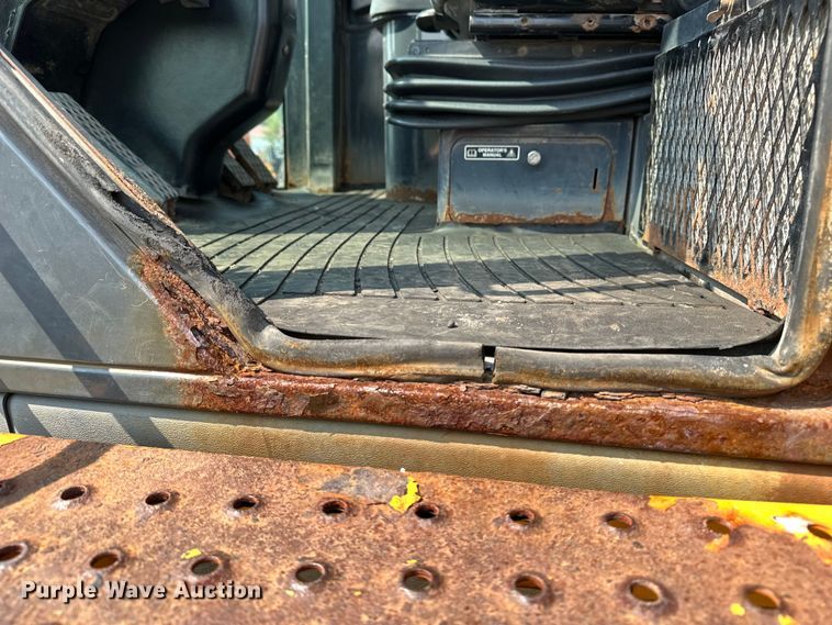 image for item DJ6211 2006 John Deere 444J  wheel loader