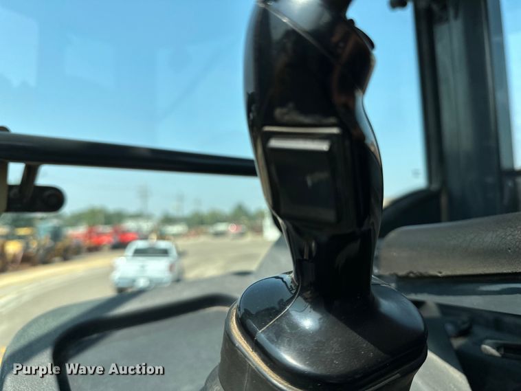 image for item DJ6211 2006 John Deere 444J  wheel loader