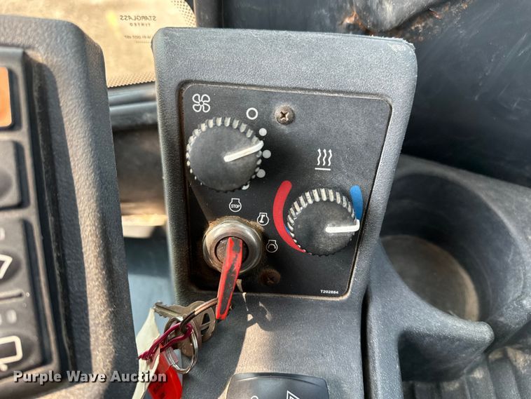 image for item DJ6211 2006 John Deere 444J  wheel loader