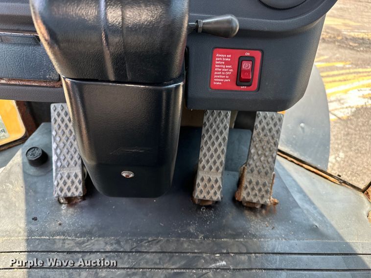 image for item DJ6211 2006 John Deere 444J  wheel loader