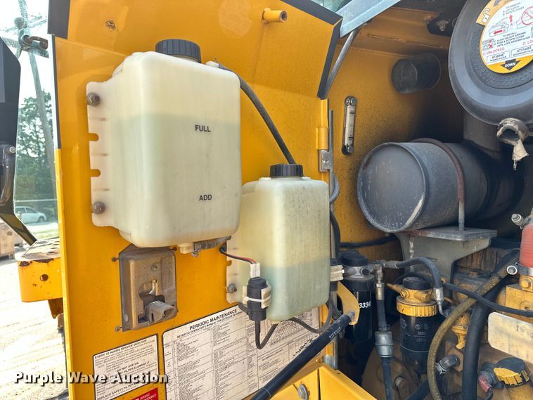 image for item DJ6211 2006 John Deere 444J  wheel loader