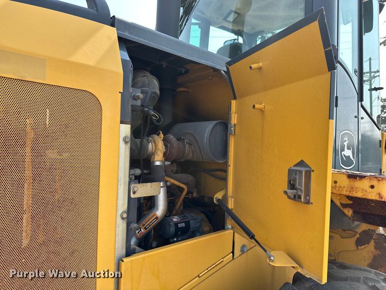 image for item DJ6211 2006 John Deere 444J  wheel loader