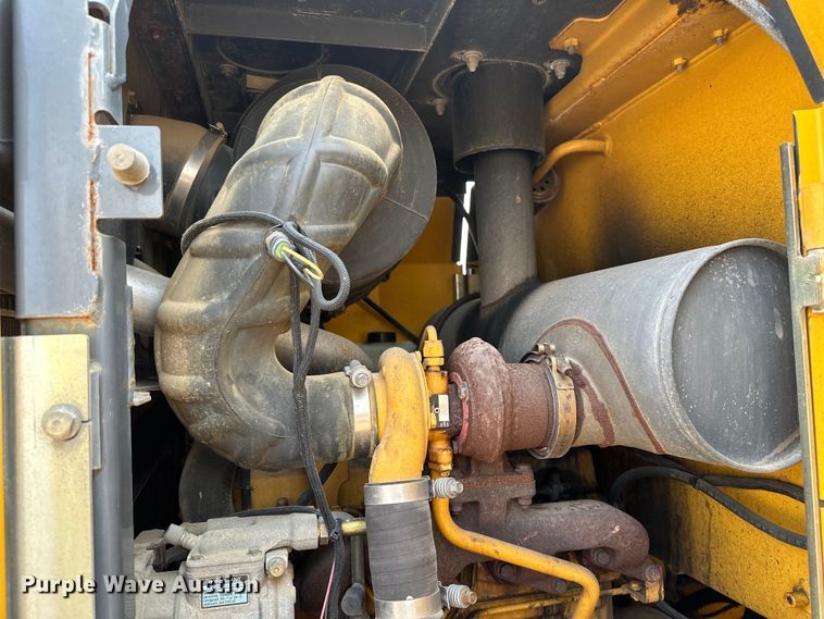 image for item DJ6211 2006 John Deere 444J  wheel loader