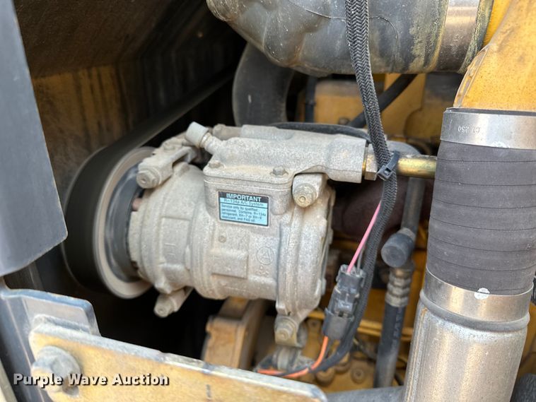 image for item DJ6211 2006 John Deere 444J  wheel loader