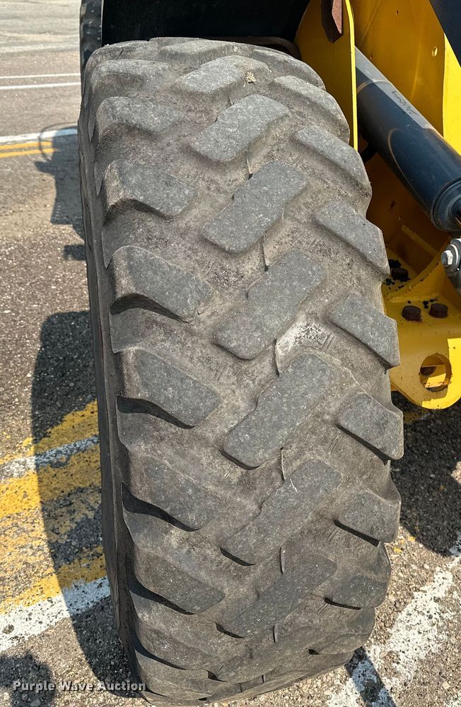 image for item DJ6211 2006 John Deere 444J  wheel loader