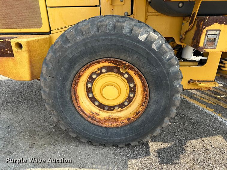 image for item DJ6211 2006 John Deere 444J  wheel loader