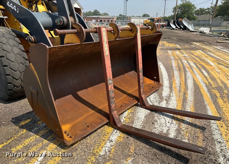 image for item DJ6212 2005 John Deere 444J  wheel loader