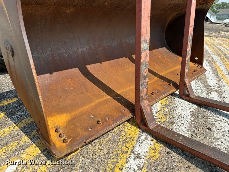 image for item DJ6212 2005 John Deere 444J  wheel loader