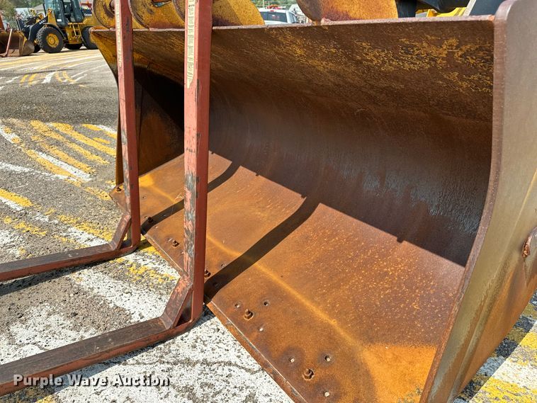 image for item DJ6212 2005 John Deere 444J  wheel loader