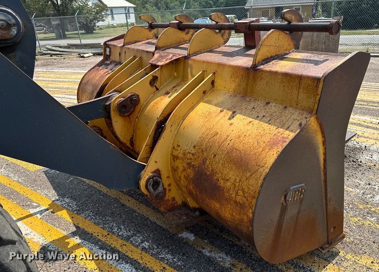 image for item DJ6212 2005 John Deere 444J  wheel loader