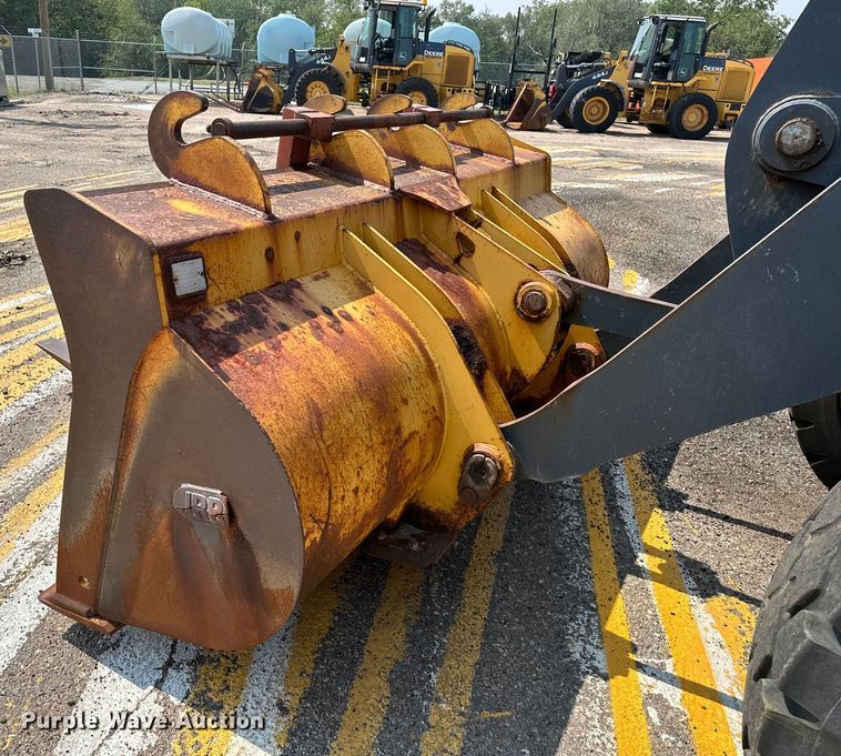 image for item DJ6212 2005 John Deere 444J  wheel loader