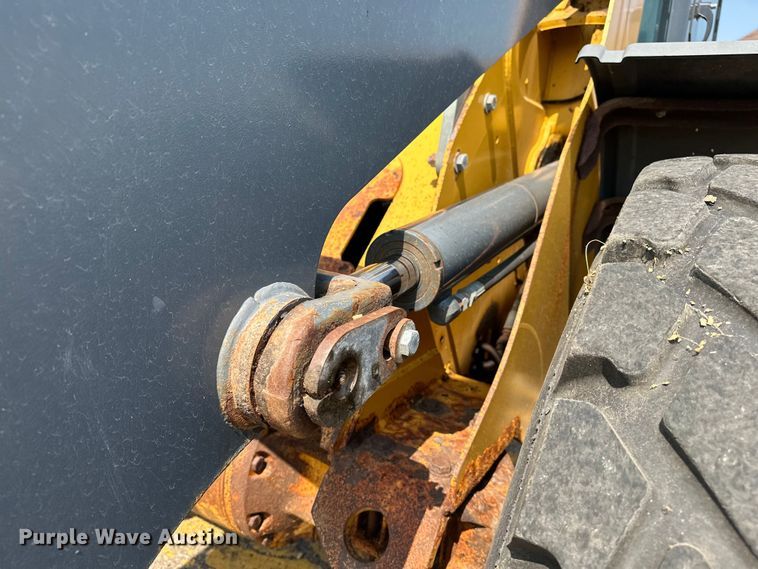 image for item DJ6212 2005 John Deere 444J  wheel loader