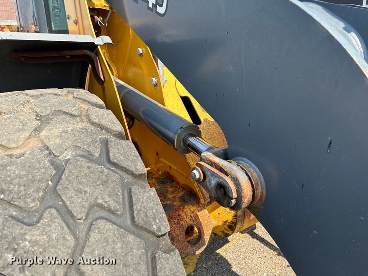 image for item DJ6212 2005 John Deere 444J  wheel loader