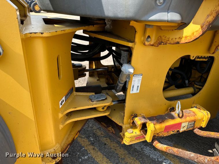 image for item DJ6212 2005 John Deere 444J  wheel loader