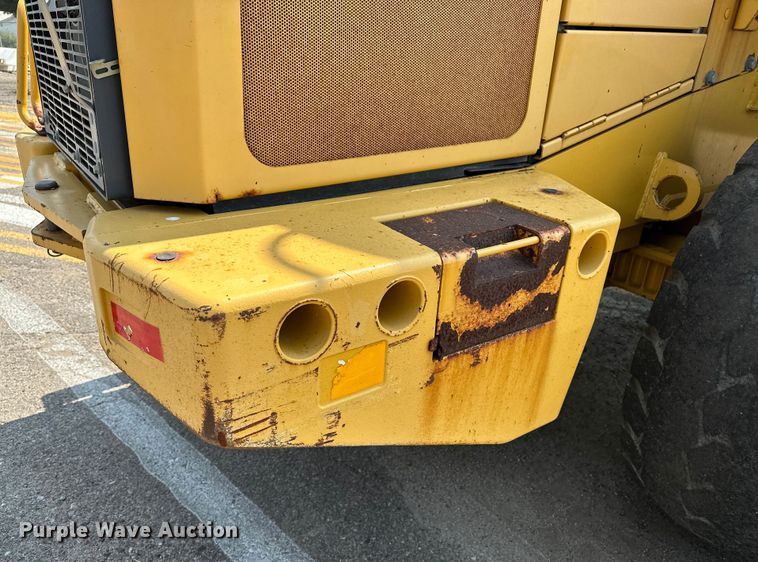 image for item DJ6212 2005 John Deere 444J  wheel loader