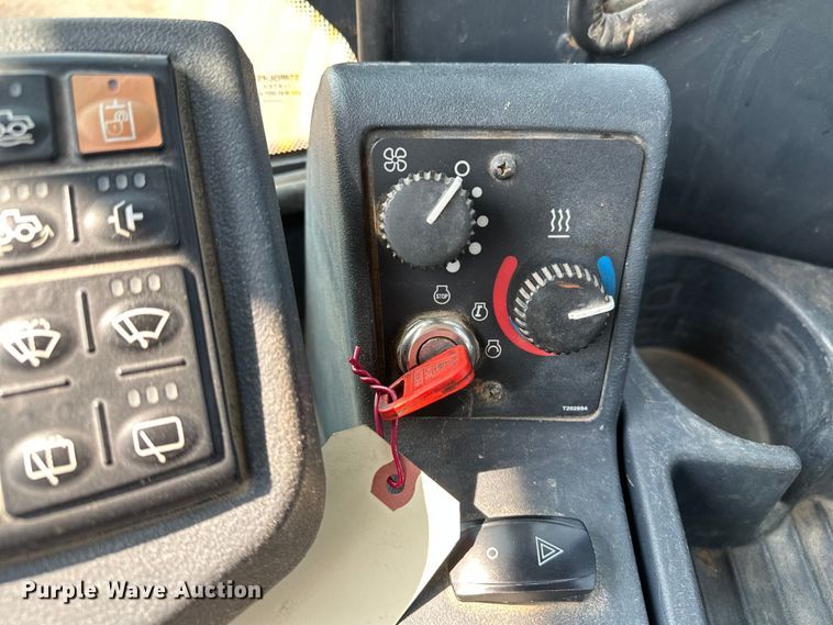 image for item DJ6212 2005 John Deere 444J  wheel loader