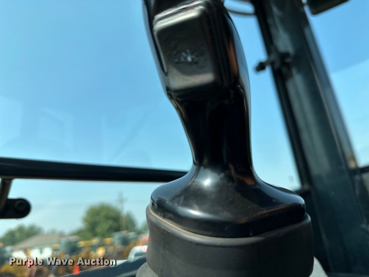 image for item DJ6212 2005 John Deere 444J  wheel loader