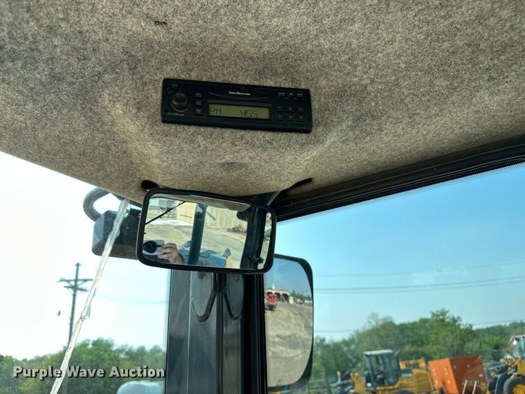 image for item DJ6212 2005 John Deere 444J  wheel loader