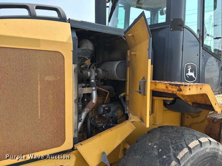 image for item DJ6212 2005 John Deere 444J  wheel loader