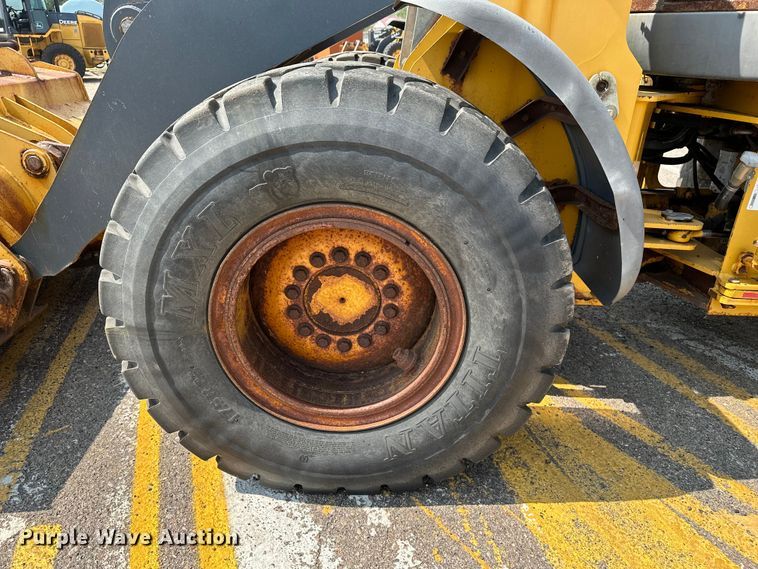 image for item DJ6212 2005 John Deere 444J  wheel loader