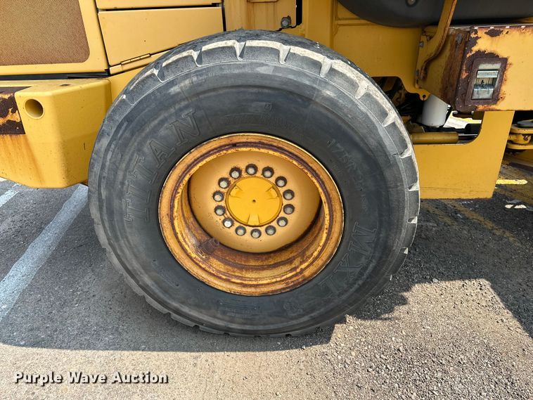 image for item DJ6212 2005 John Deere 444J  wheel loader