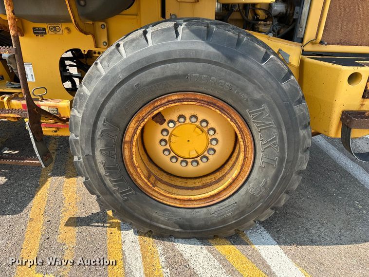 image for item DJ6212 2005 John Deere 444J  wheel loader