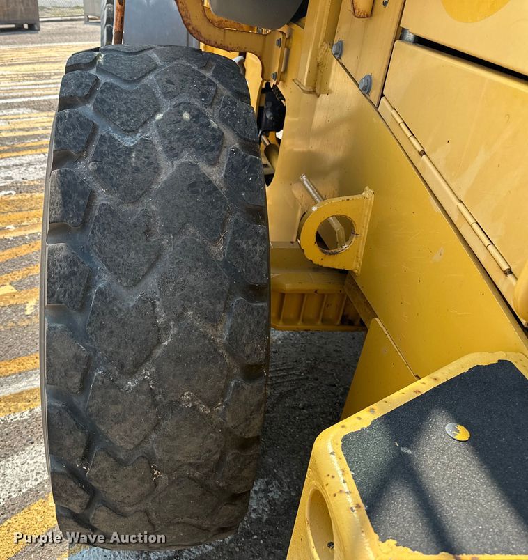 image for item DJ6212 2005 John Deere 444J  wheel loader