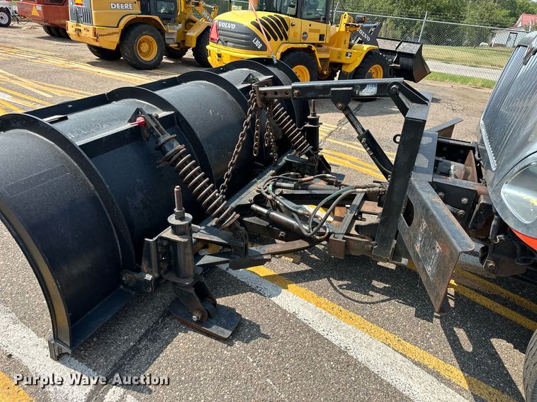 image for item DJ6213 2005 International 7400  dump truck