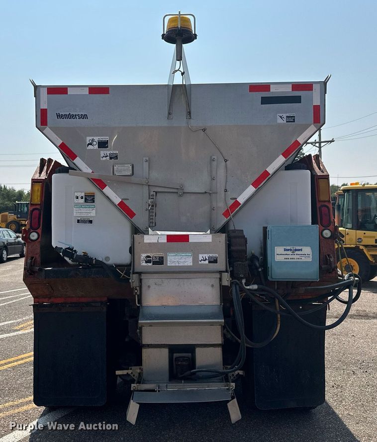 image for item DJ6213 2005 International 7400  dump truck