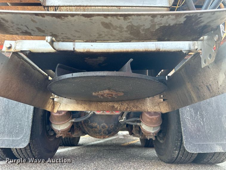 image for item DJ6213 2005 International 7400  dump truck