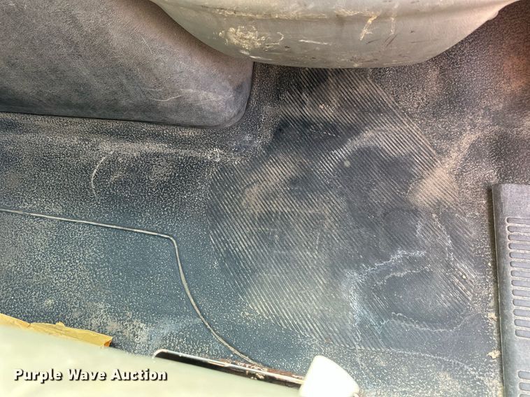 image for item DJ6213 2005 International 7400  dump truck