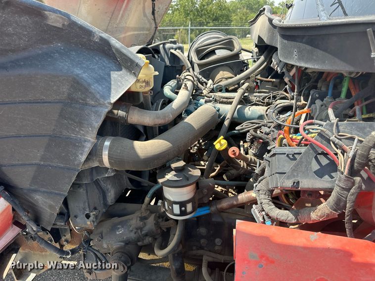 image for item DJ6213 2005 International 7400  dump truck